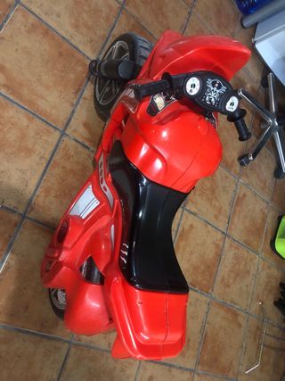 Moto correpasillos Injusa Roja