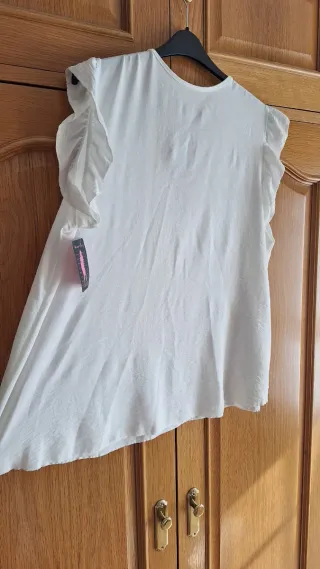 Blusa blanca con encaje