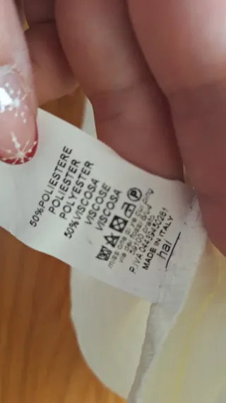 Blusa blanca con encaje