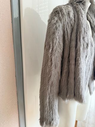 Chaqueta de pelo gris