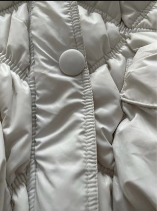 Abrigo acolchado crema