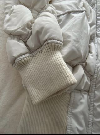 Abrigo acolchado crema