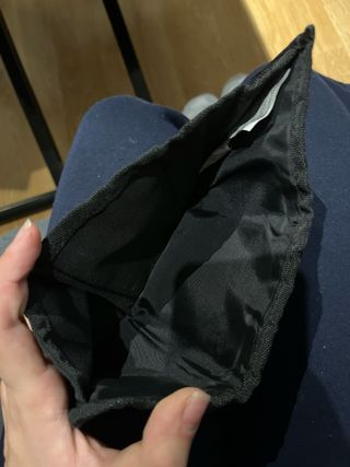 Cartera Adidas Rayas Blancas y Negras