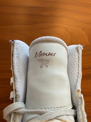 Pattini da ghiaccio bianchi taglia 36