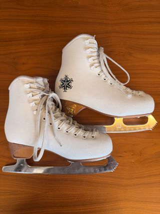 Pattini da ghiaccio bianchi taglia 36