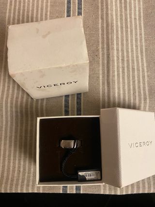 Anillo Viceroy Acero Diseño Cuadros