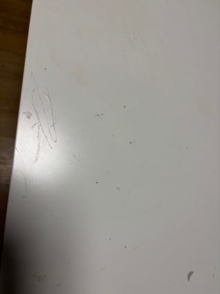 Escritorio blanco con cajón