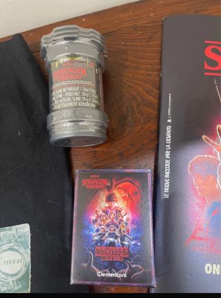 Album figurine Stranger Things e Queen