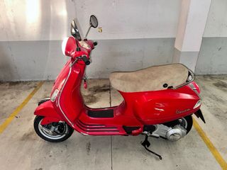 Vespa LX 125 ie Roja