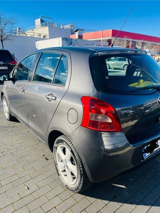 Toyota Yaris 2009 / Automatico / 300km /