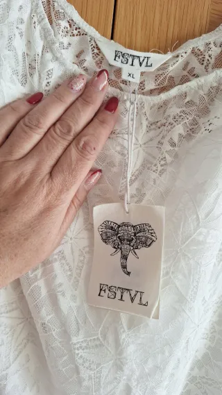 Blusa de encaje blanca talla única