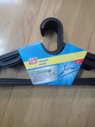 Perchas W5 Negras de Plástico (Pack)