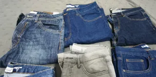 8 Pantalones Talla 42,44, Todos 30€