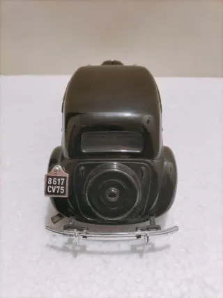 Citroen 15 CV Bburago 1/24