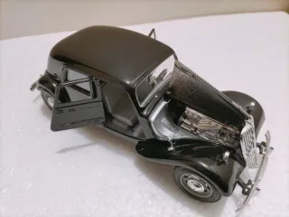 Citroen 15 CV Bburago 1/24