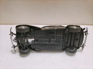 Citroen 15 CV Bburago 1/24
