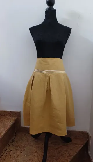 Falda amarilla Talla 40