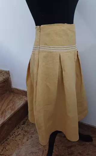 Falda amarilla Talla 40