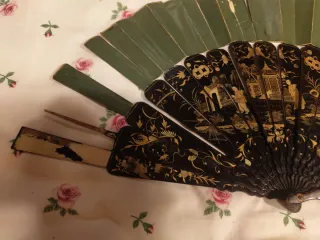 Abanico antiguo decorado S. XIX.