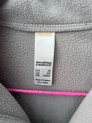 Jersey sudadera polar gris. En perfecto estado.