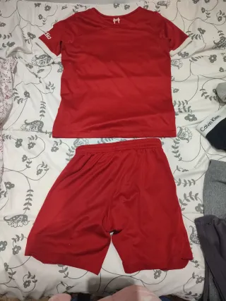 Equipación Liverpool Niño Talla S