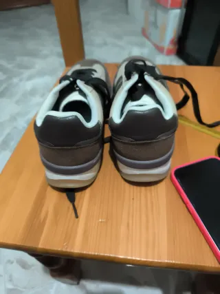 Zapatillas Beige y Marrones