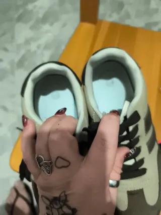 Zapatillas Beige y Marrones