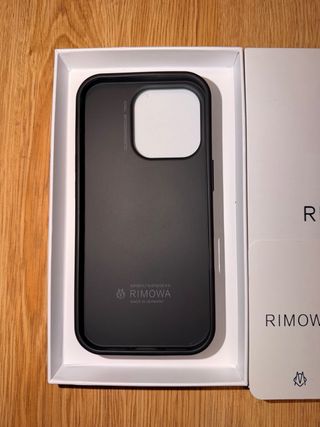Funda iPhone 16 Pro Rimowa Negra
