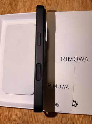 Funda iPhone 16 Pro Rimowa Negra