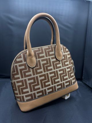 Bolso de mano estilo dome