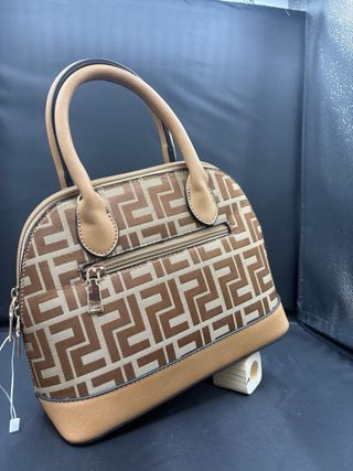 Bolso de mano estilo dome