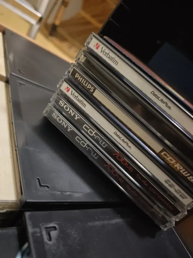 DVD-R  CD-R CD-RW DVD-RW CD-R AUDIO