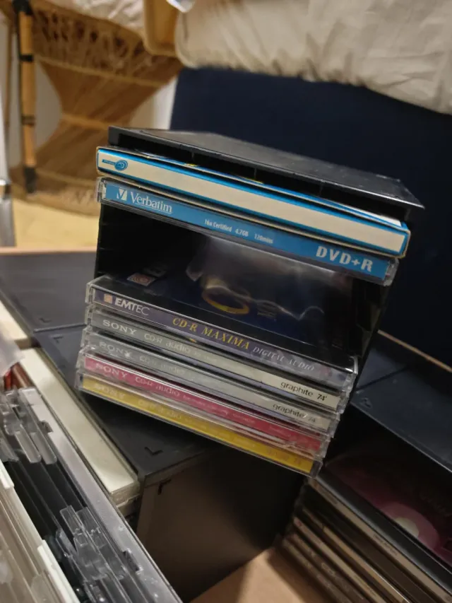 DVD-R  CD-R CD-RW DVD-RW CD-R AUDIO