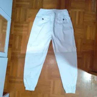 Pantalón cargo Pull&Bear tiro alto T.36