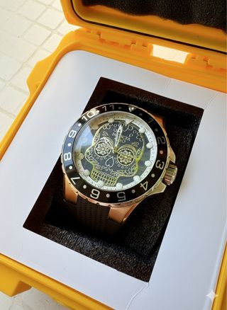 Reloj Invicta Automático Calavera Plateado
