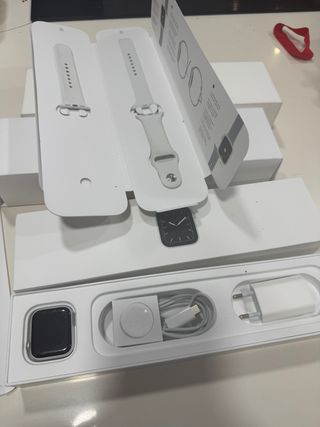 Apple Watch Series 5 40mm GPS + eSIM