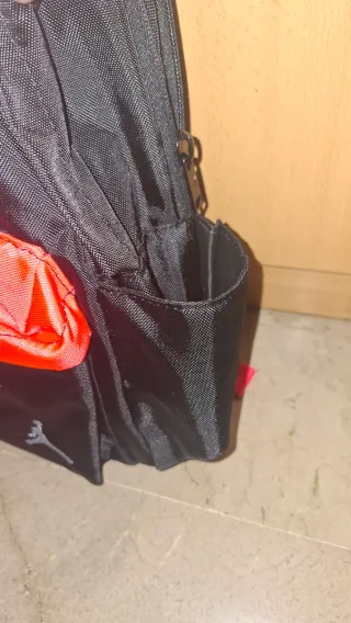 Mochila Jordan Vintage Unisex Negra y Roja