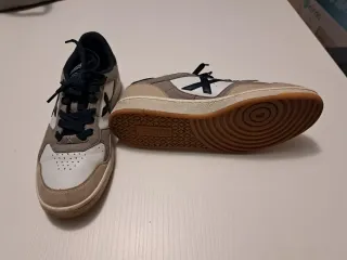 Zapatillas Munich Beige y Blancas