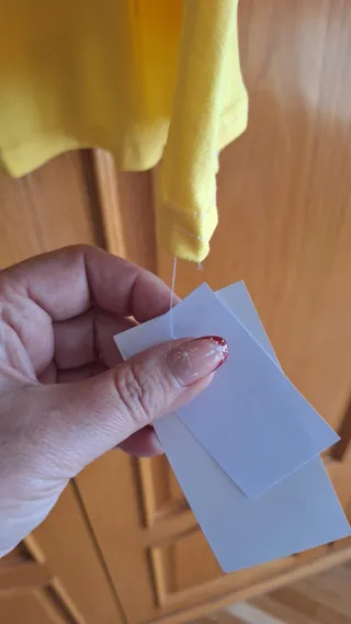 Blusa amarilla con fruncido