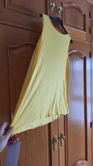 Blusa amarilla con fruncido