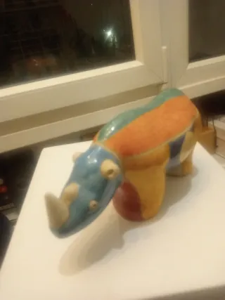 Rino in terracotta Raku