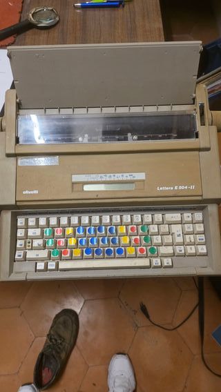 Máquina de escribir Olivetti E 504-II