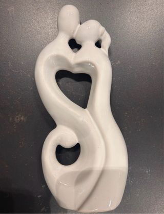 Statua coppia in ceramica bianca