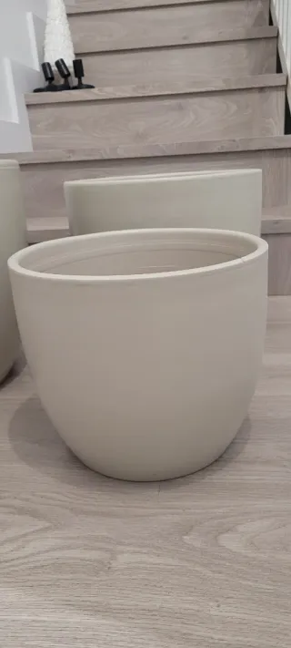 Lote 3 maceteros beige cerámica