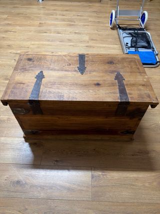 Baúl Antiguo Madera y Metal Balinés