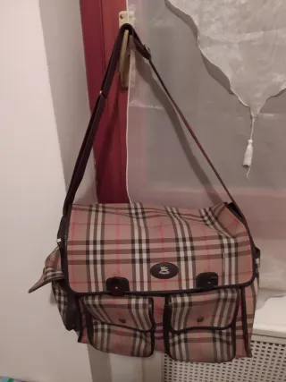 Borsa Burberry tracolla con tasche