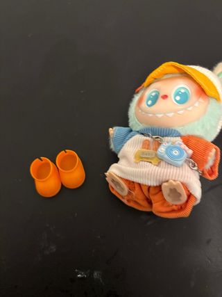 Labubu azul personalizado con botas