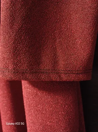 Vestito lungo ampio rosso luccicante