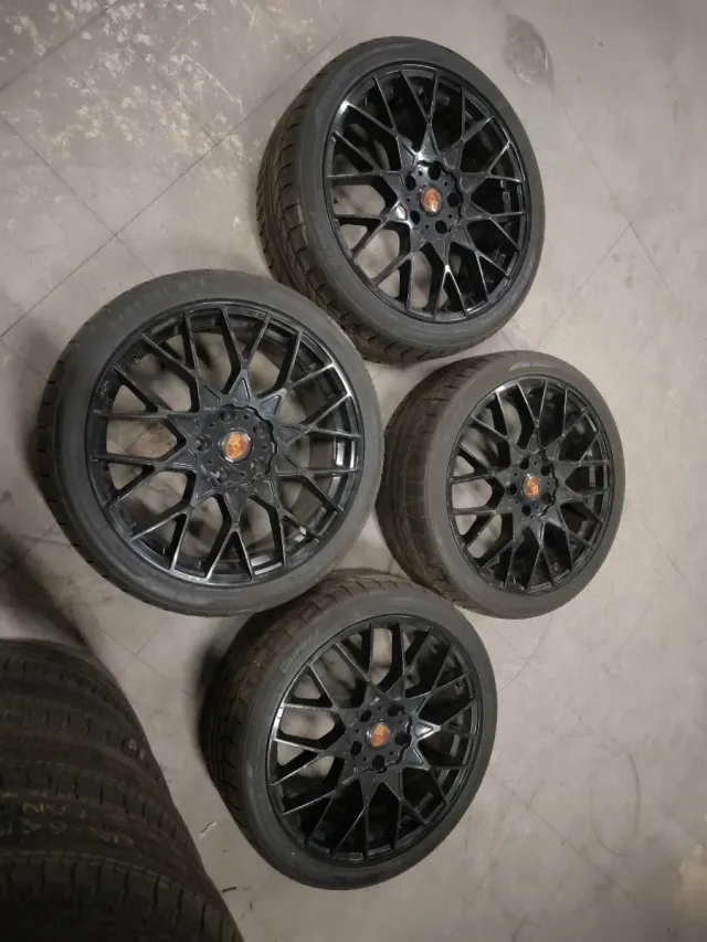 Llantas Porsche 21 con Neumáticos
