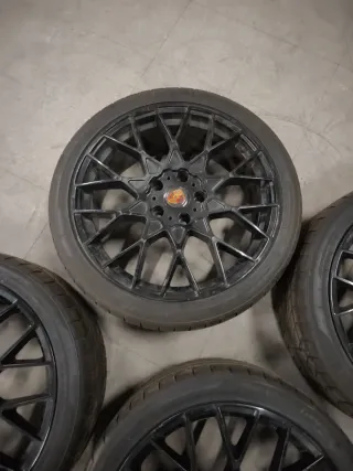 Llantas Porsche 21 con Neumáticos